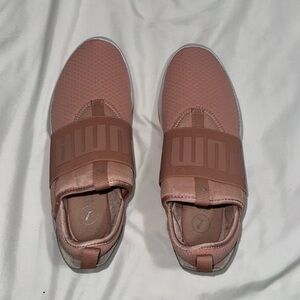 PUMA SOFT FOAM COMFORT SLIP ON SNEAKER